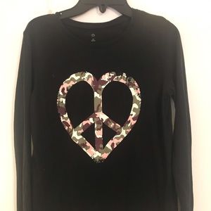 Girls black/camo peace sign heart shirt